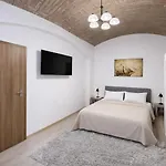 Apartament Dobrovskeho 30 *