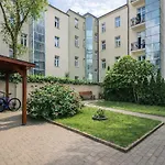 Dobrovskeho 30 Apartament