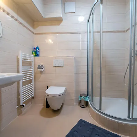 Dobrovskeho 30 Apartman *