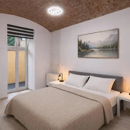 Dobrovskeho 30 Apartman *