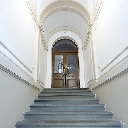 Dobrovskeho 30 Apartmán *