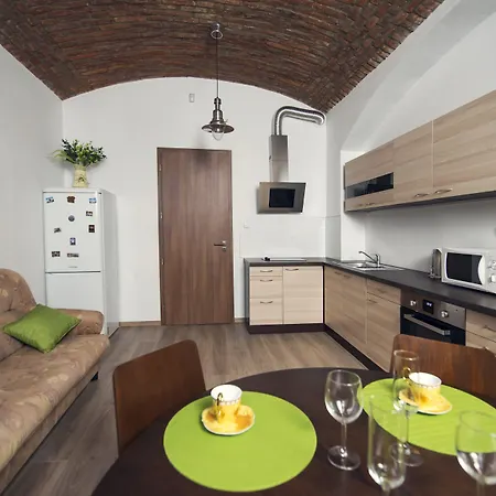 Dobrovskeho 30 Apartmán *