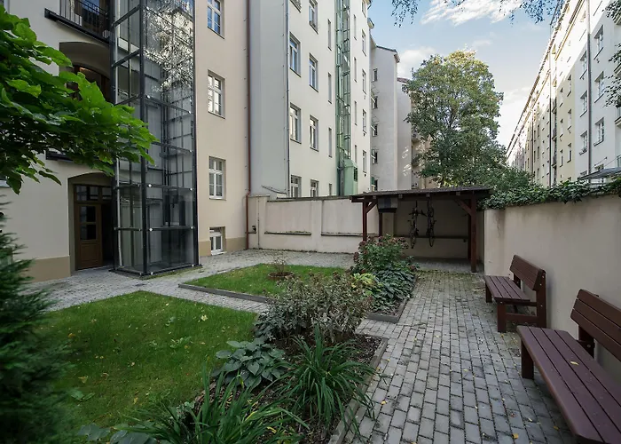 Dobrovskeho 30 Apartment