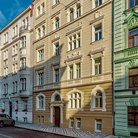 Dobrovskeho 30 * Praga