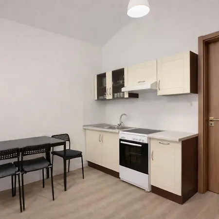 Dobrovskeho 30